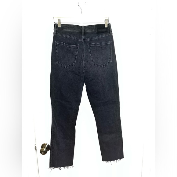 NWOT Gap High Rise slim fit denim in washed black - Picture 7 of 10